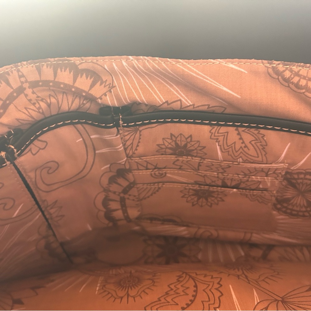 Franklin Covey Turn-lock Tote - Picture 11 of 12